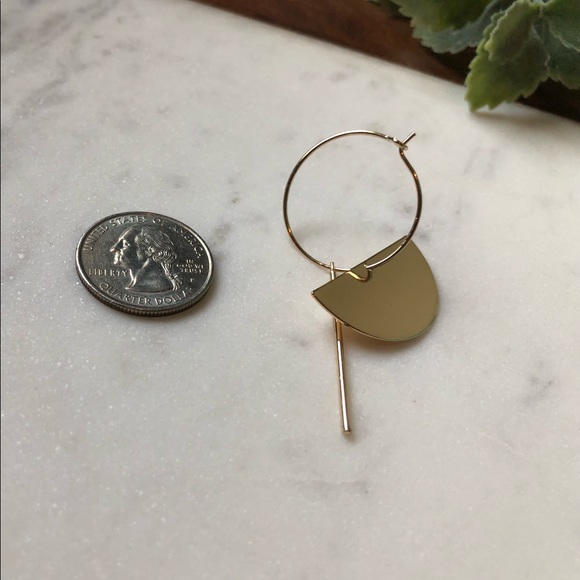 The Lane - Dainty Geometric SemiCircle Earring - Picture 3 of 3